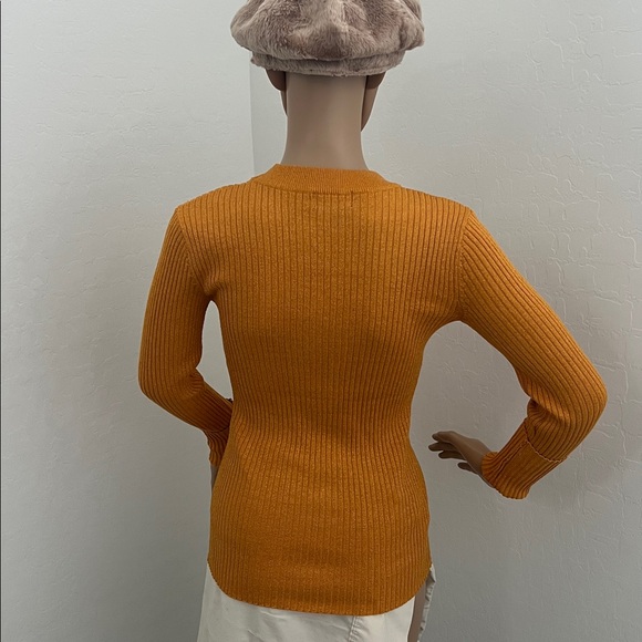Questions Orange Ribbed Lace-Up Sweater with Front Cutout - Size S - Picture 2 of 9